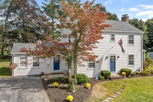 15 Stanhope Dr, Barrington, RI 02806 - Photo 1