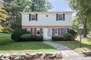 8 Wolf Hill Rd, Smithfield, RI 02917 - Photo 1