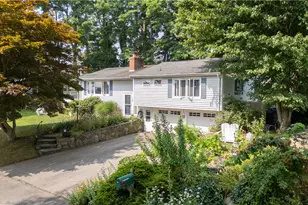 30 Johnnycake Ln, Portsmouth, RI 02871 - Photo 1