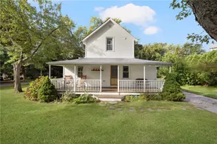 28 Economy Ave, Warwick, RI 02889 - Photo 1