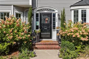 102 Betsey Williams Dr, Cranston, RI 02905 - Photo 1