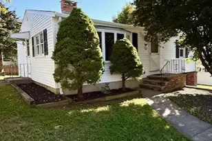 91 W Earle St, Cumberland, RI 02864 - Photo 1