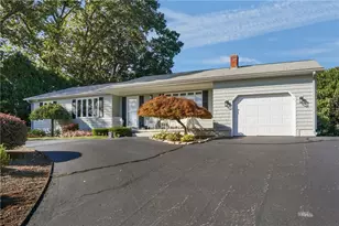 52 Bayview Dr, West Warwick, RI 02893 - Photo 1