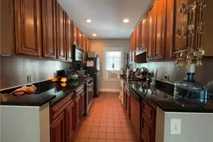 3 Bayview Ave, Bristol, RI 02809 - Photo 1