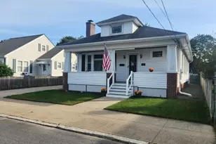 15 Bucklin St, Pawtucket, RI 02861 - Photo 1