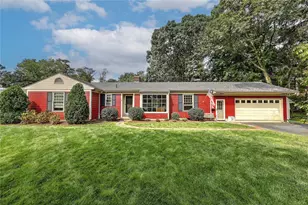 6 Plymouth Dr, Barrington, RI 02806 - Photo 1
