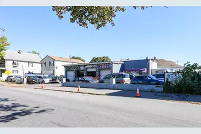 118 Silver Lake Avenue, Providence, RI 02909 - Photo 1