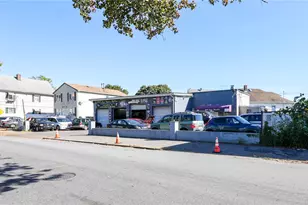 118 Silver Lake Ave, Providence, RI 02909 - Photo 1