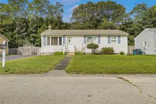 61 Ebony Dr, Warwick, RI 02818 - Photo 1