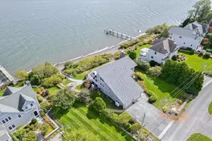 90 Macomber Ln, Portsmouth, RI 02871 - Photo 1