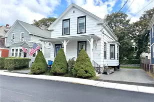 7 Congdon Ave, Newport, RI 02840 - Photo 1