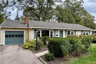 19 Terrace Dr, East Greenwich, RI 02818 - Photo 1