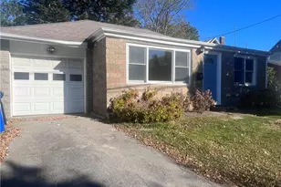 4 Maher Ct, Newport, RI 02840 - Photo 1