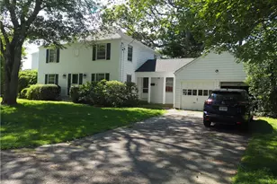 26 Tiffany Cir, Barrington, RI 02806 - Photo 1