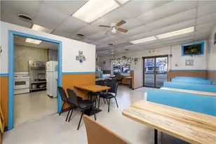 1707 Warwick Ave, Warwick, RI 02889 - Photo 1