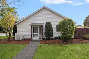 931 Williamsburg Cir, Warwick, RI 02886 - Photo 1