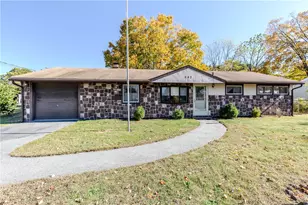 242 Dodge St, Warwick, RI 02886 - Photo 1