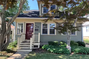 4 Boughton Rd, Newport, RI 02840 - Photo 1