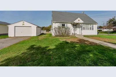 92 Bracket Avenue, Tiverton, RI 02878 - Photo 1