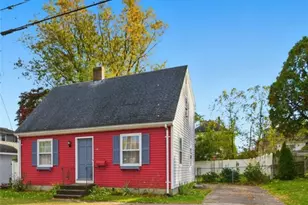 81 Sprague Ave, East Providence, RI 02915 - Photo 1