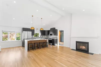 7 Carpenter Avenue, Barrington, RI 02806 - Photo 1