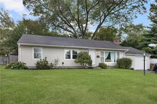 17 Larchmont Rd, Warwick, RI 02886 - Photo 1
