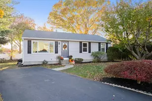 33 Samuel Ct, Cranston, RI 02920 - Photo 1