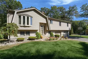 23 Maureen Dr, Smithfield, RI 02917 - Photo 1