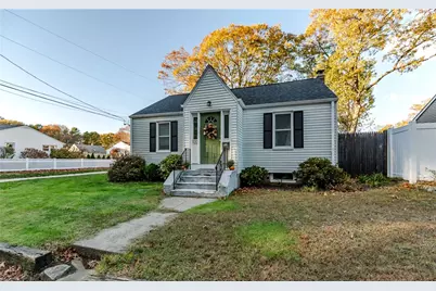 122 New Road, East Providence, RI 02916 - Photo 1