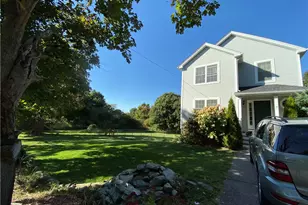 9 Marshall Ln, Middletown, RI 02842 - Photo 1