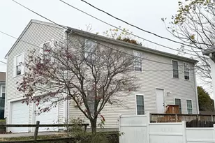 121 Hillwood St, Cranston, RI 02920 - Photo 1