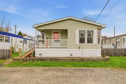 52 Bradley Terrace, Portsmouth, RI 02871 - Photo 1