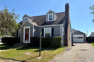 329 Pullen Ave, Pawtucket, RI 02861 - Photo 1