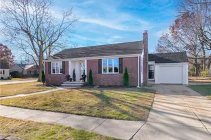 41 Drake Rd, Warwick, RI 02888 - Photo 1