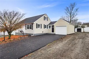 81 Kenyon Rd, Tiverton, RI 02878 - Photo 1