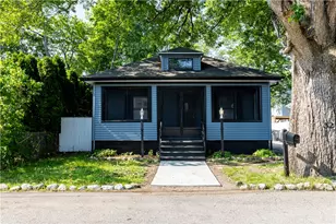 32 Sykes St, Warwick, RI 02886 - Photo 1