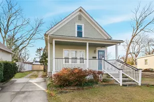 26 Glen St, East Providence, RI 02915 - Photo 1