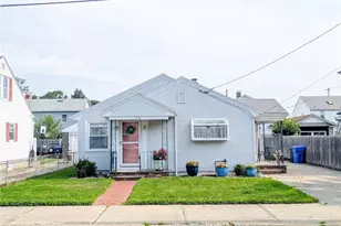 34 Robert St, Pawtucket, RI 02861 - Photo 1