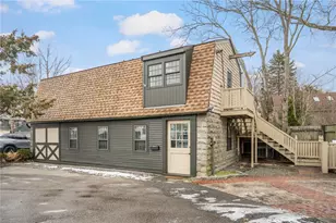 31 Bridge St, Newport, RI 02840 - Photo 1