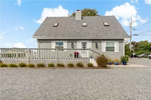 18 Warren Ave, Middletown, RI 02840 - Photo 1
