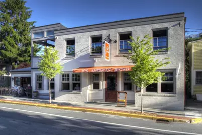 22 Memorial Boulevard, Newport, RI 02840 - Photo 1