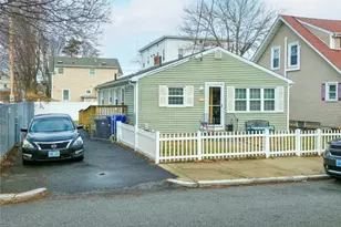 80 Oakland Ave, Pawtucket, RI 02861 - Photo 1