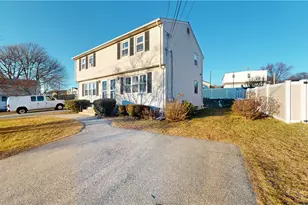 19 Pavilion Ct, Cranston, RI 02920 - Photo 1
