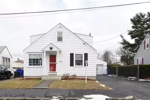 14 Jones Ave, Pawtucket, RI 02861 - Photo 1