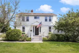 10 Eustis Ave, Newport, RI 02840 - Photo 1