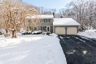 207 Beacon Dr, North Kingstown, RI 02852 - Photo 1