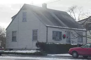 31 MacArthur Blvd, South Kingstown, RI 02879 - Photo 1