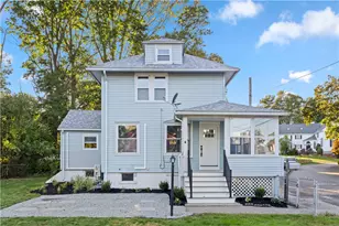 28 Manchester St, Warwick, RI 02888 - Photo 1