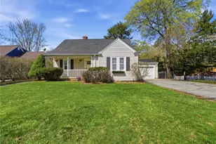 23 Richmond Ave, Barrington, RI 02806 - Photo 1