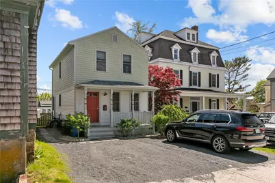 17 Narragansett Avenue, Newport, RI 02840 - Photo 1